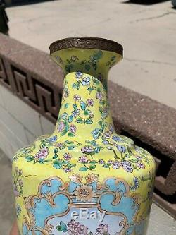 Grand Vase Cloisonné En Émail Jaune Antique Chinois Paire Avec Des Fleurs