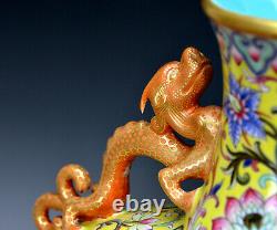 Massive Chinois Qing Jaune Glace Dragon Poignée Florale Porcelaine Lune Vase En Flacon