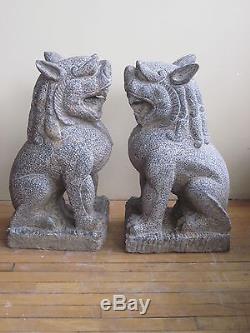 Paire De Grandes Statues En Pierre Sculptées À La Main Foo Dog / Foo Lions / Temple Guardian