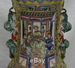 Paire De Vase Chinois En Porcelaine De Chine