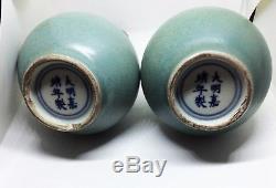 Paire De Vases Anciens En Porcelaine De Chine Ming, Glacés Bleus, Vase Dan Jiajing Marqué