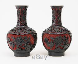 Paire De Vases En Laque De Cinabre Chinois Sculptés De Noir Sur Décors