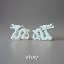 Paire de dragons de cheminée en blanc de Chine MCM rare noble vintage et chinoiserie