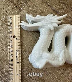 Paire de dragons de cheminée en blanc de Chine MCM rare noble vintage et chinoiserie