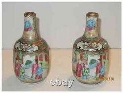 Paire de vases bouteille en porcelaine chinoise ancienne