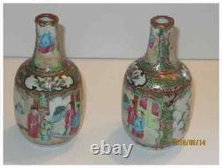 Paire de vases bouteille en porcelaine chinoise ancienne