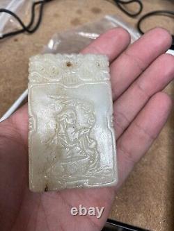 Pendentif en jade sculpté chinois antique de la dynastie Qing