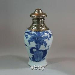Petit Bleu Chinois Et Pot Blanc, Kangxi (1662-1722)