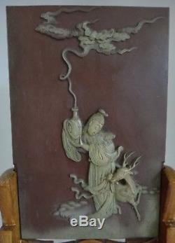 Plaque De Pierre Dure Sculptée En Vieux Chinois. Scène Extérieure Stand Tardif En Bois De Rose