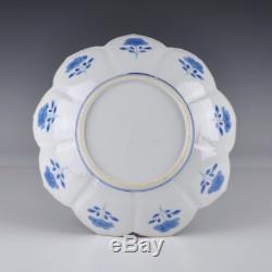 Plat En Forme De Lotus De Kangxi En Porcelaine De Chine Bleue Et Blanche De Haute Qualité, Xviiie Siècle
