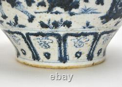 Rare Antique Chinese Yuan Bleu Et Blanc Figure Vase En Porcelaine