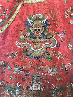 Robe En Soie Rouge Brodée De L'enfant Chinois Antique Rare