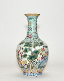 Superbe Chinois Qing Qianlong Period Famille Rose Boys In Parade Porcelain Vase