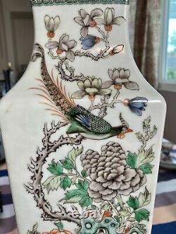 Superbe Paire D'anciennes Vases Carrées De La Famille Verte Chinoise. Marqué Wanli