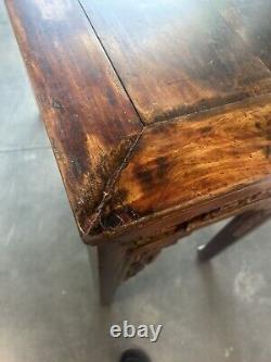 TABLE EN BOIS DE HUANGHUALI CHINOIS ANTIQUE DU XVIIIe SIÈCLE RARE