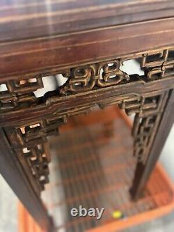 TABLE EN BOIS DE HUANGHUALI CHINOIS ANTIQUE DU XVIIIe SIÈCLE RARE