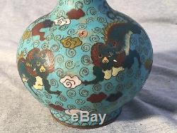 Un Chinois Cloisonné Gourd Vase