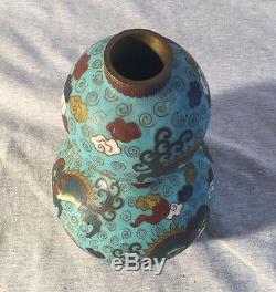 Un Chinois Cloisonné Gourd Vase