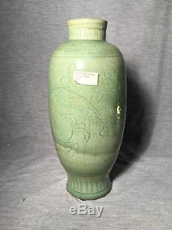 Un Chinois Longquan Celadon Vase Dynastie Ming