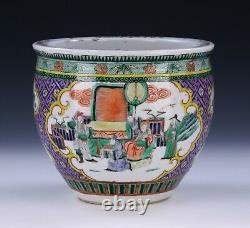 Un Pot Chinois De Porcelaine De Rose De Famille