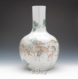 Un Rare Monumental Chinois Dynastie Qing 100 Deer Famille Rose Vase En Porcelaine