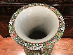 Un Rare Monumental Chinois Exporter Porcelaine Rose Médaillon Palais Vase