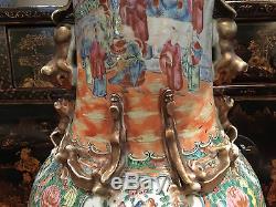 Un Rare Monumental Chinois Exporter Porcelaine Rose Médaillon Palais Vase