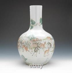 Un Rare Monumental Chinois Qing Dynasty 100 Cerf Famille Rose Vase En Porcelaine