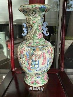 Un Très Chinois Antiques Celadon Vase Famille Rose