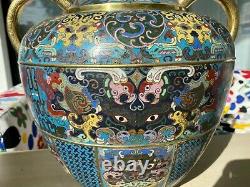 Un Vase De Cloisonne, Une Grande Poignée Chinoise'dragon'