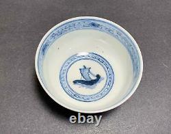 Une Paire De Rares Bols De Thé Chinois Antique Et Blanc De Porcelaine