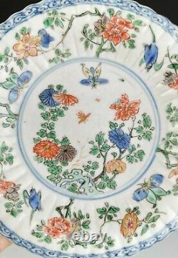 Une Plaque De Porcelaine Chinoise Antique Famille-verte Kangxi Période (18 C)