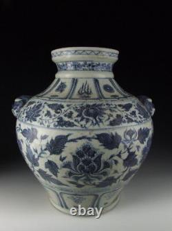 Vase De Porcelaine D'antiquité Chinoise Avec Motif De Fleur De Pivoine