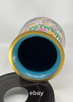 Vase cloisonné chinois bleu avec motif de fleurs
