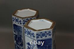 Vieille Paire De Vases Hexagonales De Porcelaine Bleu Chinois Et Blanc