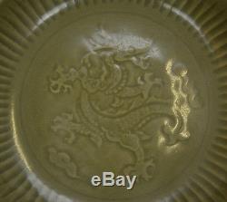 Vieille Plaque De Chargeur De Porcelaine De Dragon De Longquan Longquan Glaze