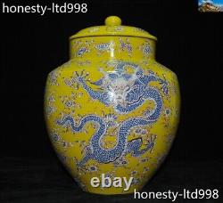 Vieux pot en céramique chinoise à glaçure jaune avec motif de dragon et de fleurs