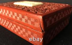 Vtg Antique Chinese Cinnabar Red Laquer Box Carving Top Floral Décoration