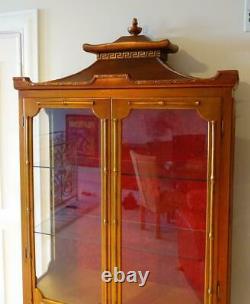 Vtg Mid-century Asian Chinese Chinoise Pagoda Chine Curio Display Cabinet